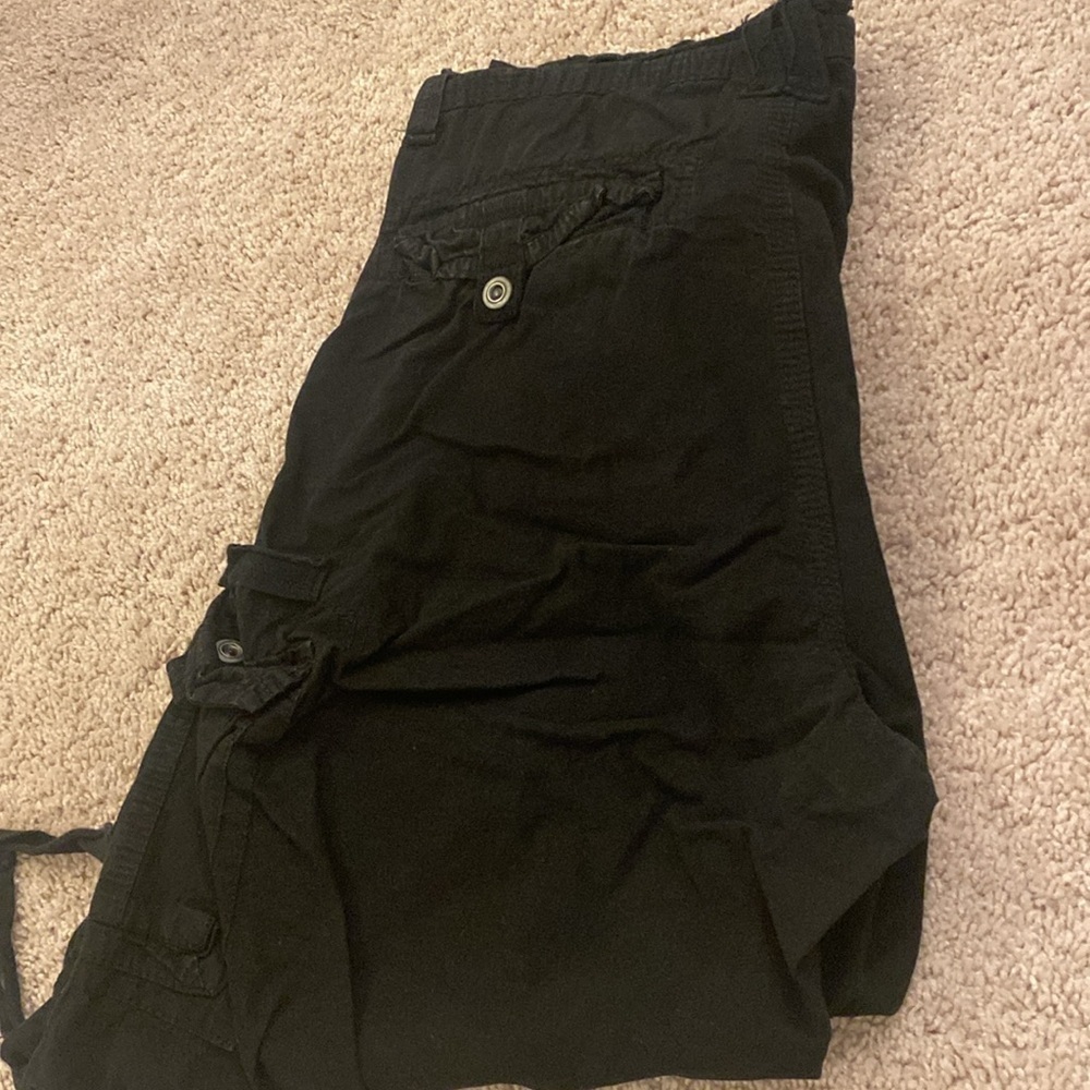 Men’s Black Cargo Shorts - Picture 4 of 4
